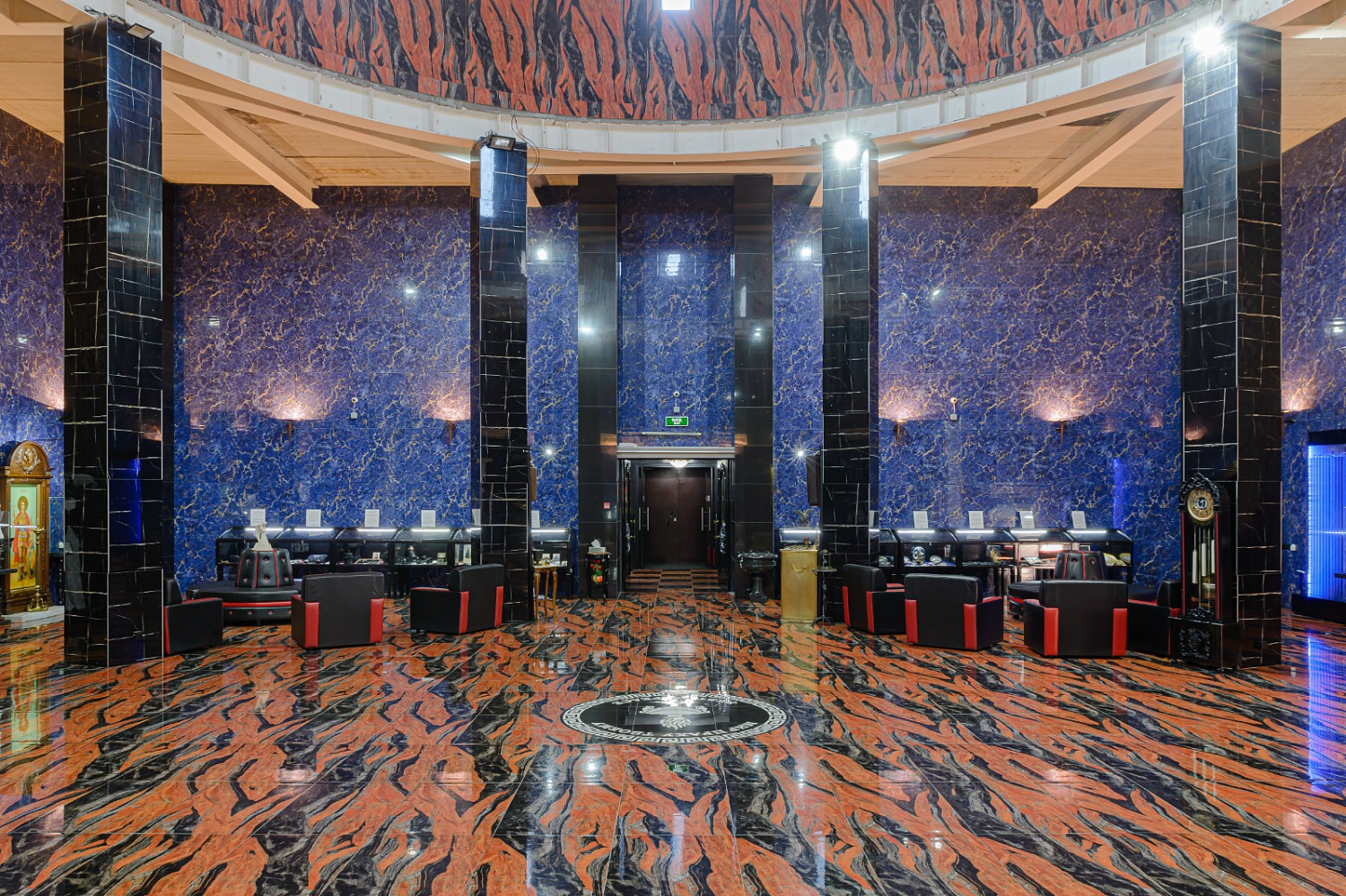 Траурные залы (Купольный зал - зал ожидания)