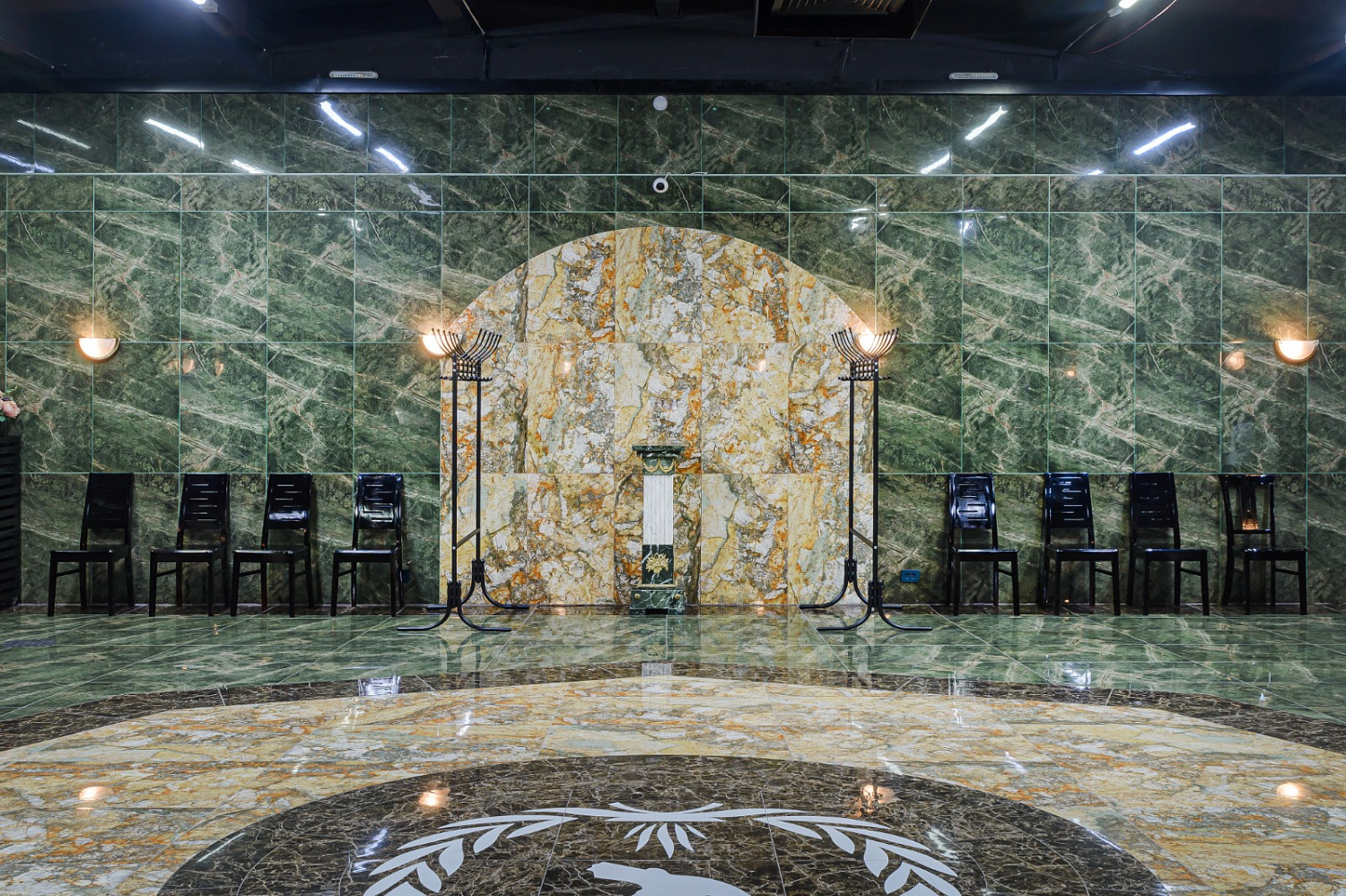 Траурные залы (Купольный зал - зал ожидания)